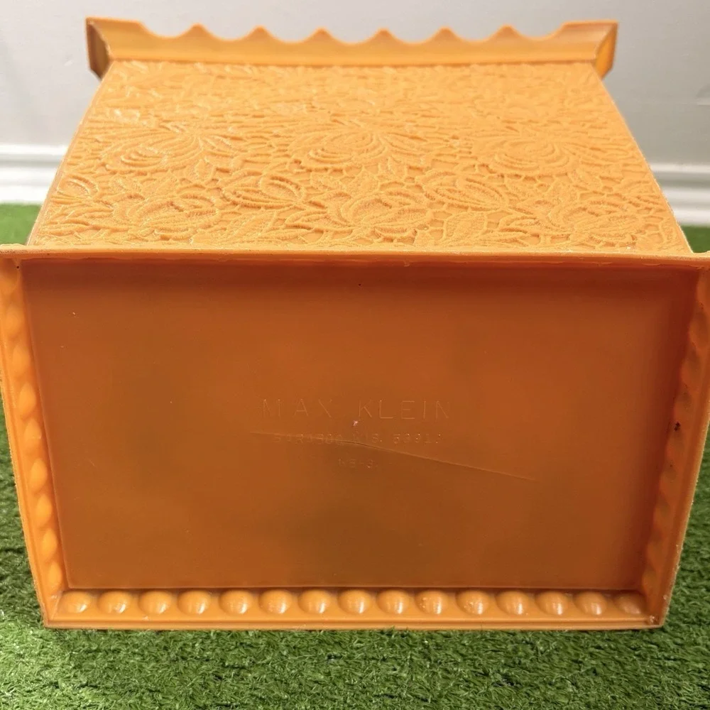 Vtg Max Klein Gold Lace Trash Can MCM Floral Ruffle Plastic Waste Basket Bathrm